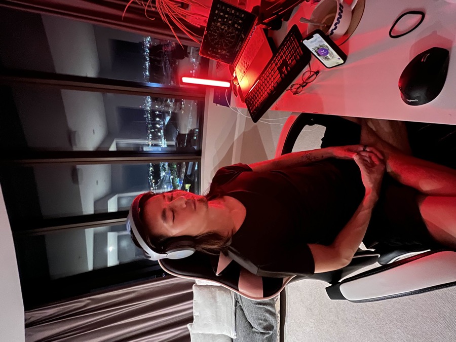Freeman Fung wearing the Sens.ai neurofeedback headset during a meditation session